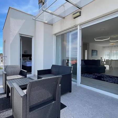 Appartamento Mjoy - Sea View Murter